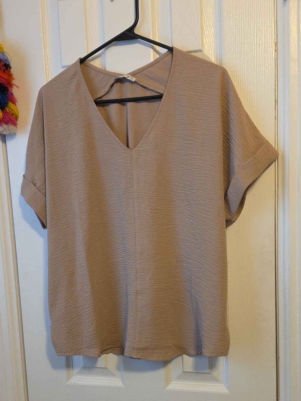 NWOT Staccato Taupe V-Neck Short Sleeve Blouse